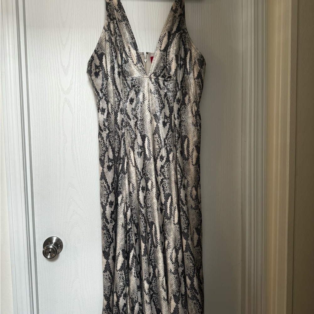 Jennifer Lopez collection dress size xxl serpent look